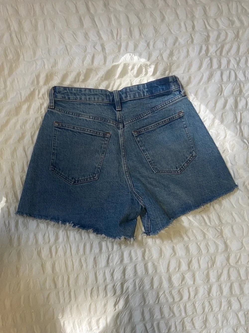 NWT Abercrombie "The Dad Short" High Rise Blue Denim Shorts - Size 27 Curve Love - Picture 3 of 8